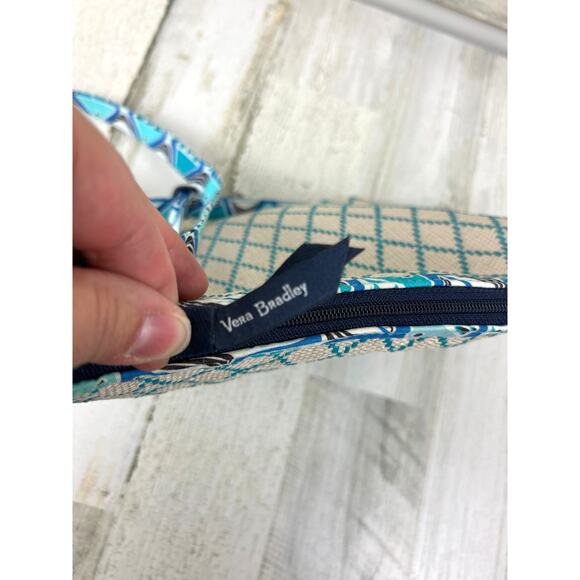 Vera Bradley Women’s Go Fish Blue Beach Crossbody Bag with Wristlet NEw - Picture 6 of 6